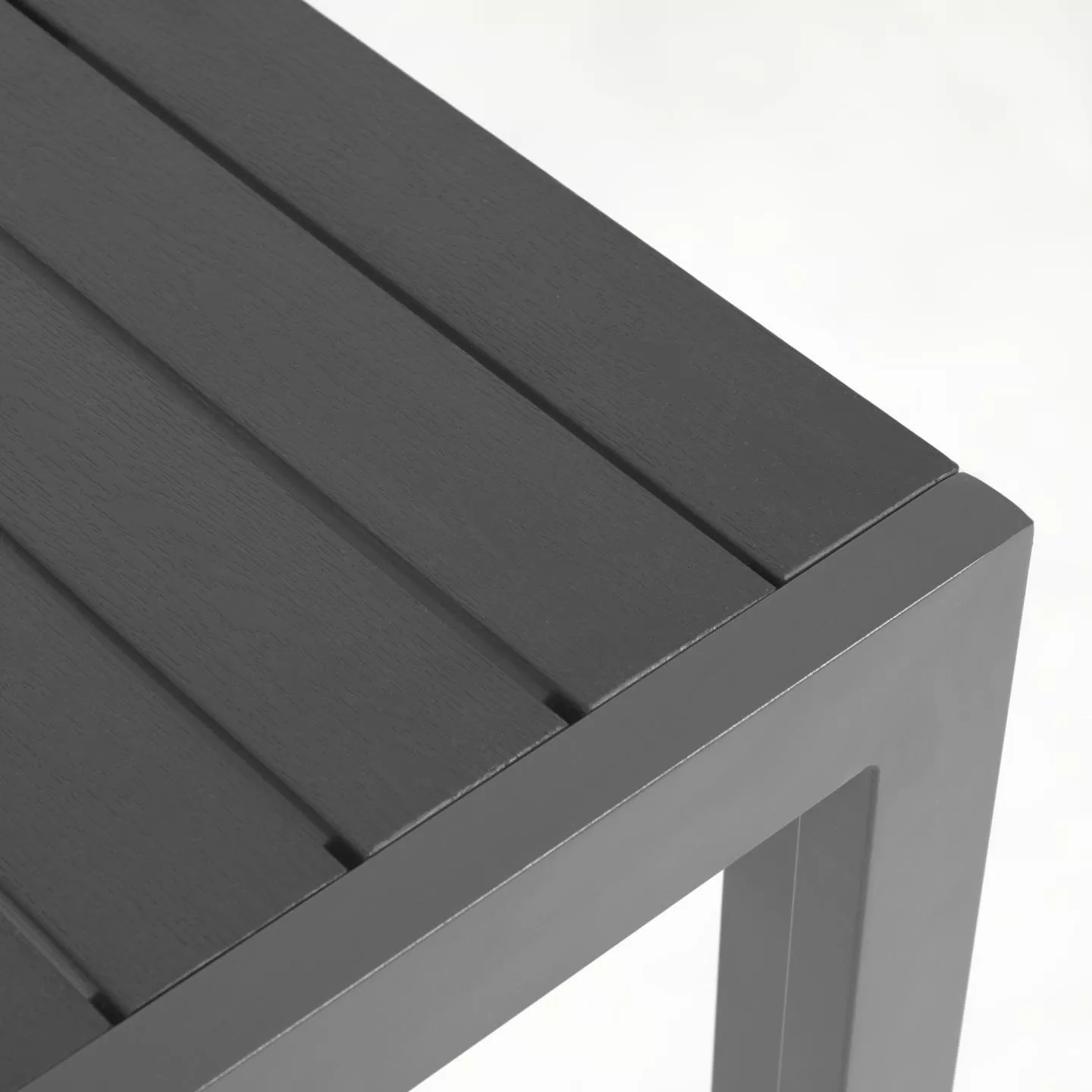Стол для улицы La Forma Sirley из черного алюминия 70 x 70 см