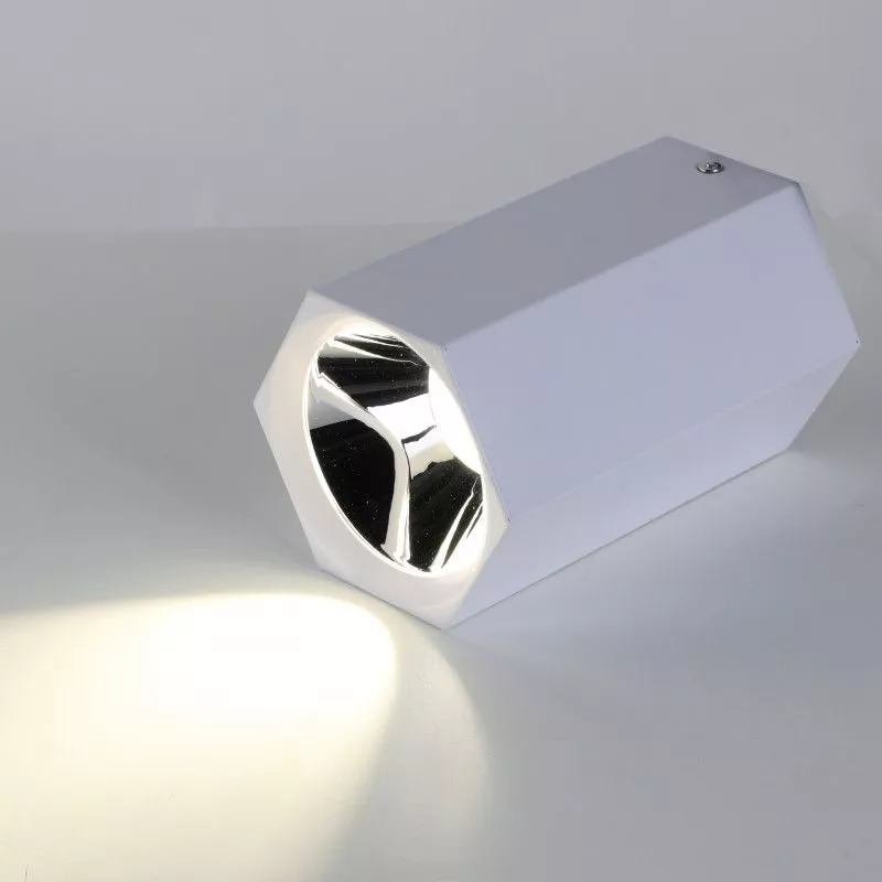Точечный накладной светильник Favourite Hexahedron 2397-1U