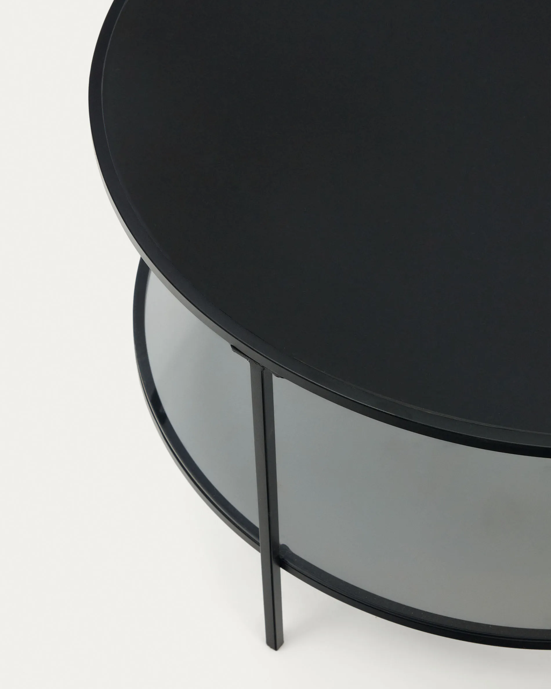 Журнальный столик La Forma Gilda закаленное стекло черный матовый металл 80 см 157033