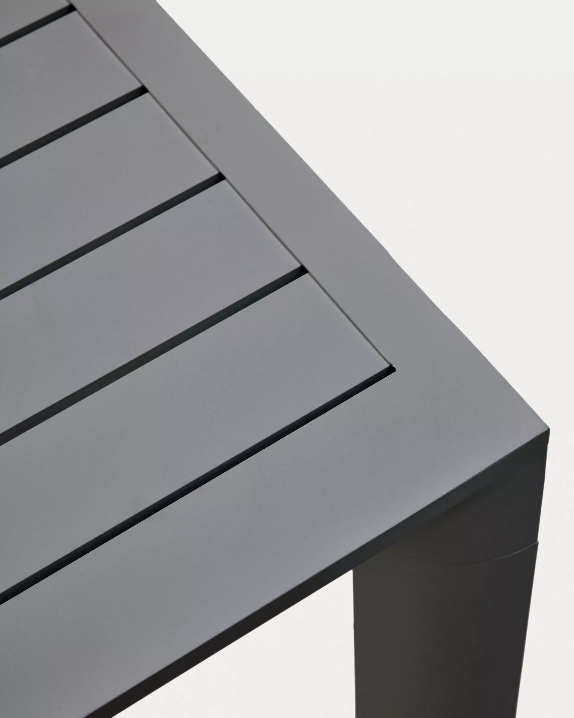 Уличный стол La Forma Culip с порошковым покрытием серого цвета 180 х 90