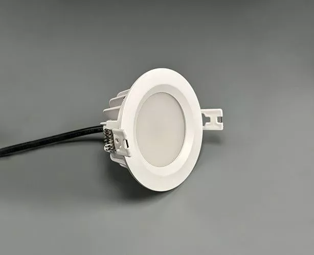 Точечный встраиваемый светильник ITALLINE IT08-8018 white 3000K