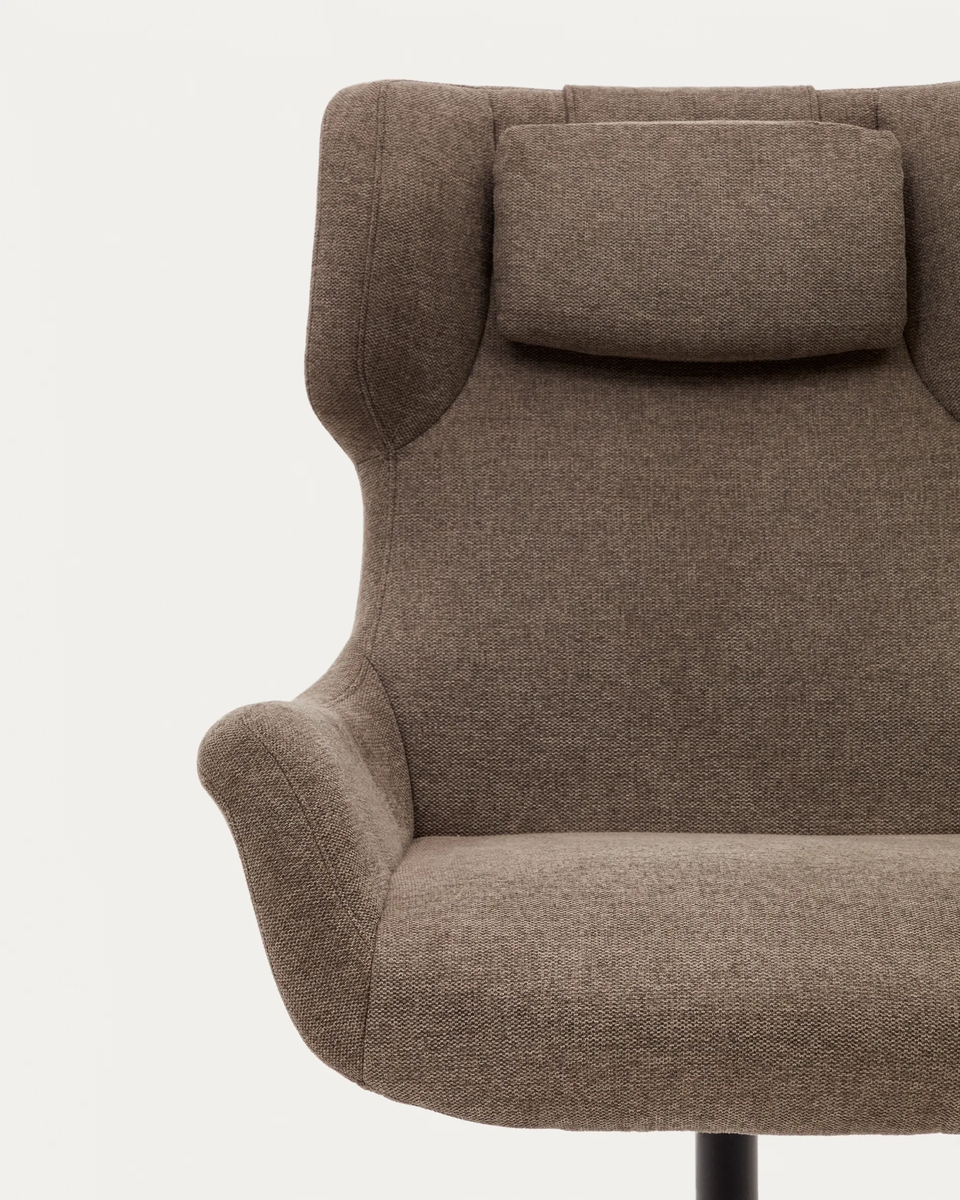 Вращающееся кресло La Forma Zalina с подлокотниками светло-коричневый шенилл 178408
