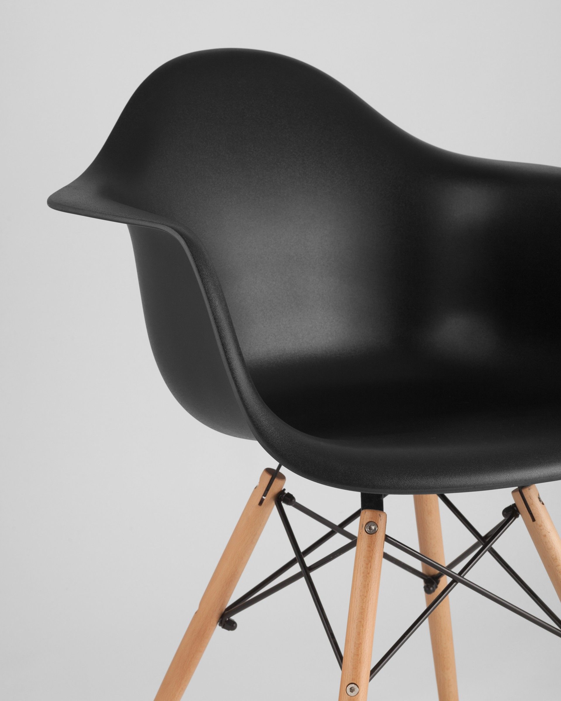 Стул Eames DAW черный